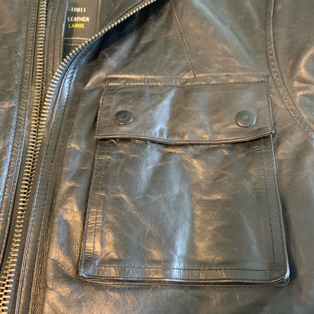 Vintage GAP leather jacket. In good shape, no tares original owner.